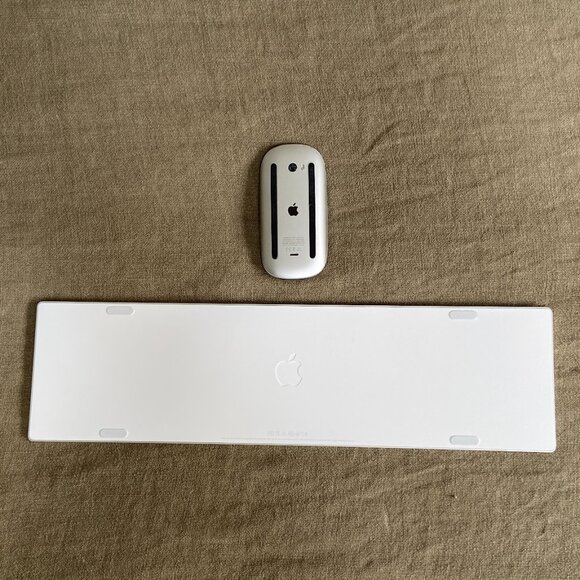Apple Magic Keyboard & Mouse - Picture 3 of 3